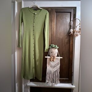 EUC Zara Size S- olive ribbed maxi dress